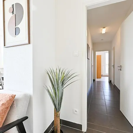 L'equinox アパート *