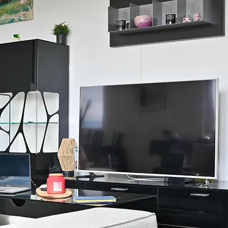 L'equinox アパート *